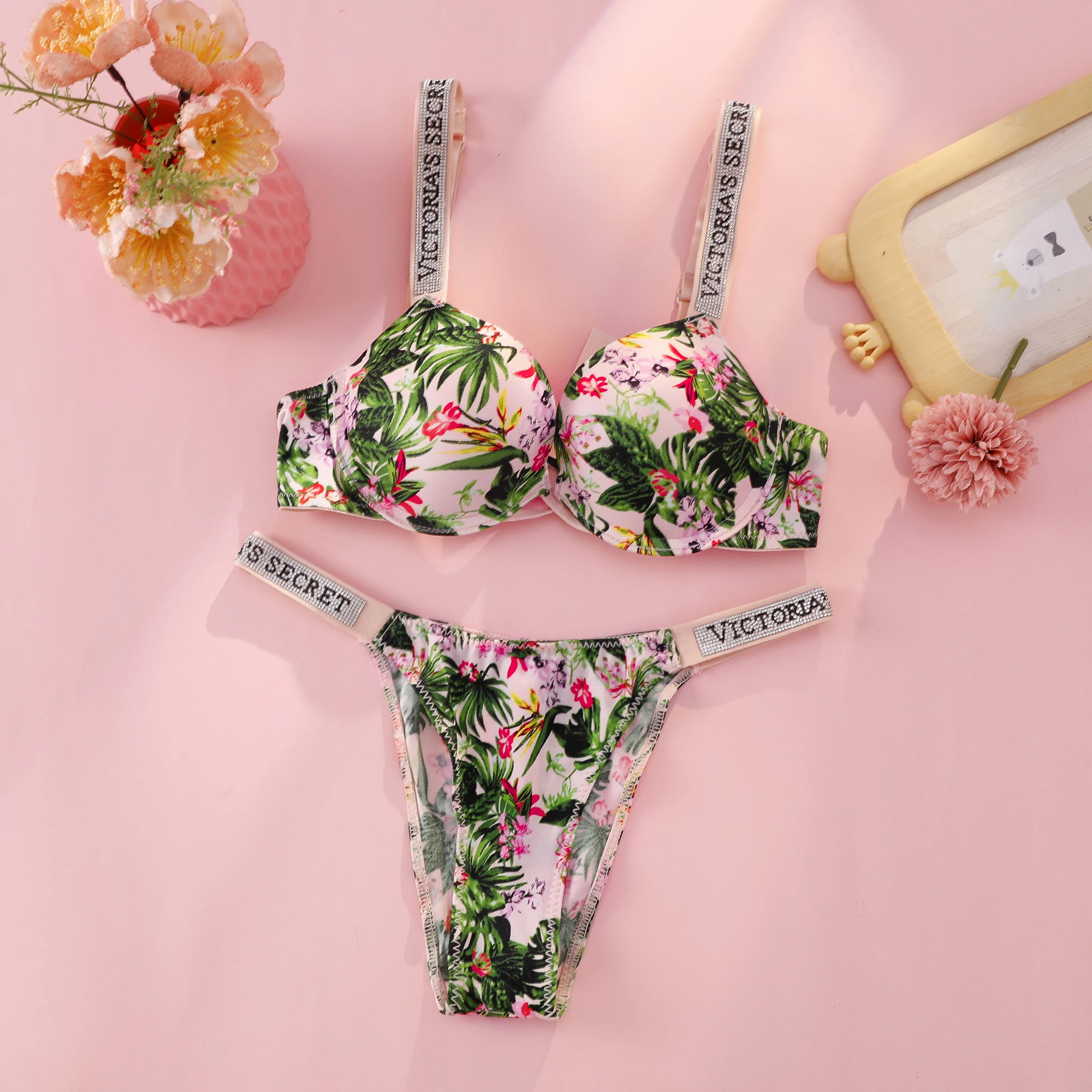 Victoria's Secret Push Up Bra  - Beauty Makeup Louis Vuitton 评论和价格
