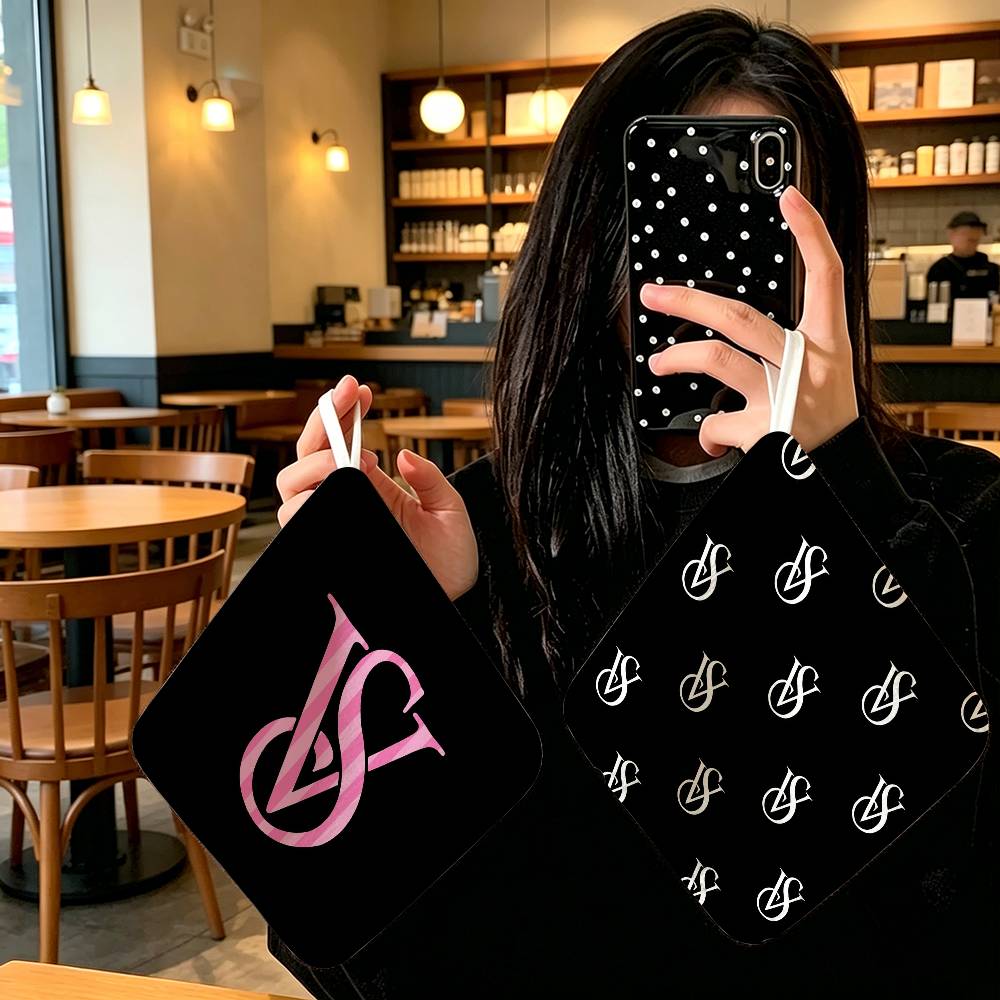 logo Hanging Style Hand Wiping - Beauty Makeup Louis Vuitton 评论和价格